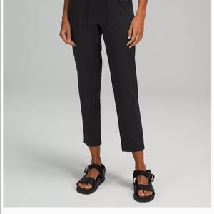 Lululemon high rise 7/8 pant. Black. Size 6
